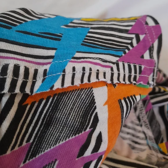 ● NWT Hot Topic | Workout Sleeveless Hoddie - Picture 10 of 12